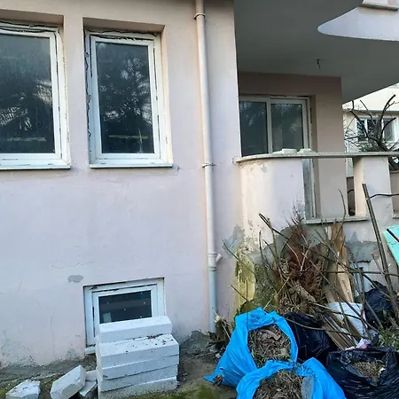 Hukukcular Sitesinde Apartman *